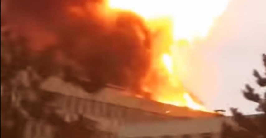 VIDEO Evakuirano francusko sveučilište. Izbio ogroman požar na krovu zgrade